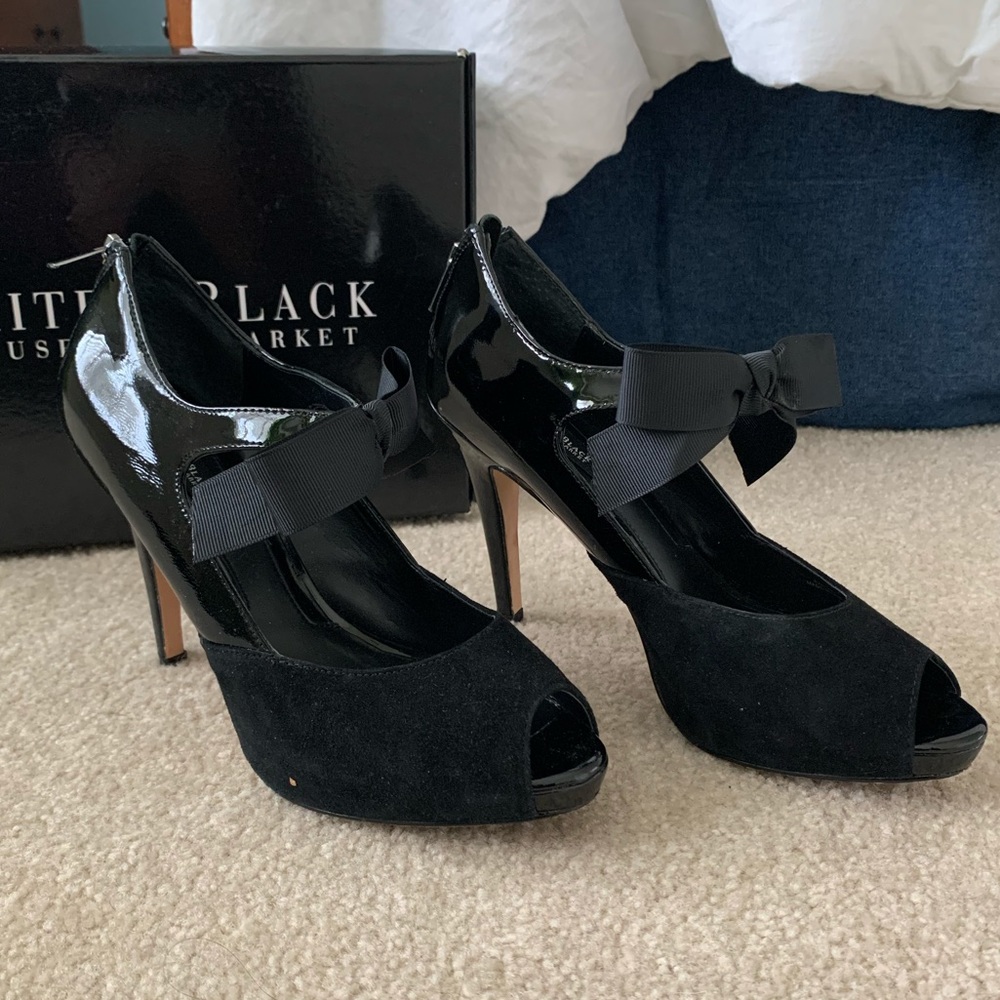 WHBM black patent leather bow peep toe heels, 7.5
